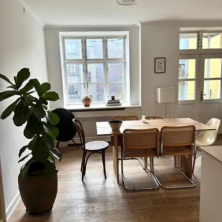 Good Location - Private Rooftop