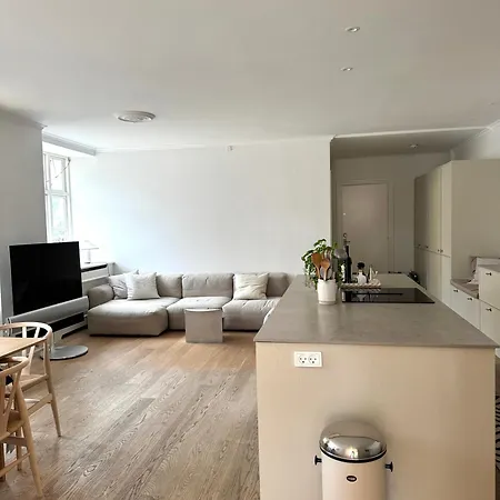 Good Location - Private Rooftop Apartman