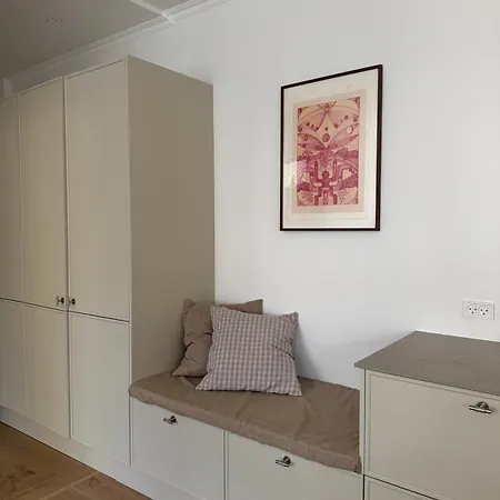 Good Location - Private Rooftop Apartman